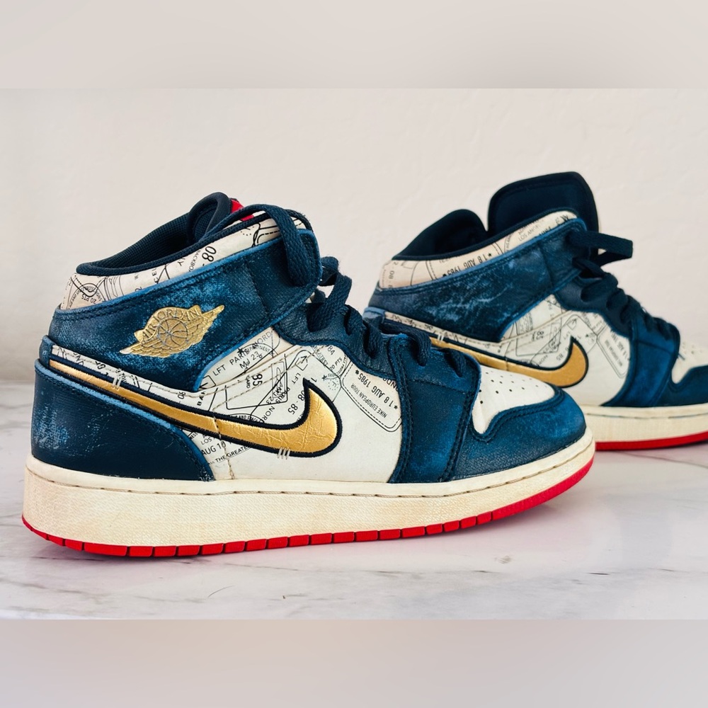 JORDAN 1 MID SE GS 'TAKE FLIGHT' - Picture 3 of 11